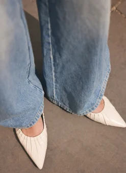 Discount Arella Cream Leather Flat Pumps Flat Shoes